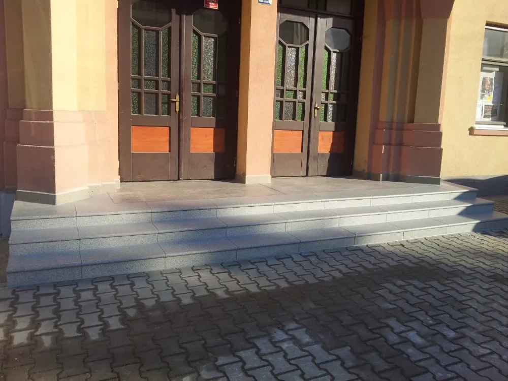 Rekonstrukce schodů divadla – Vysoké nad Jizerou - detailní pohled